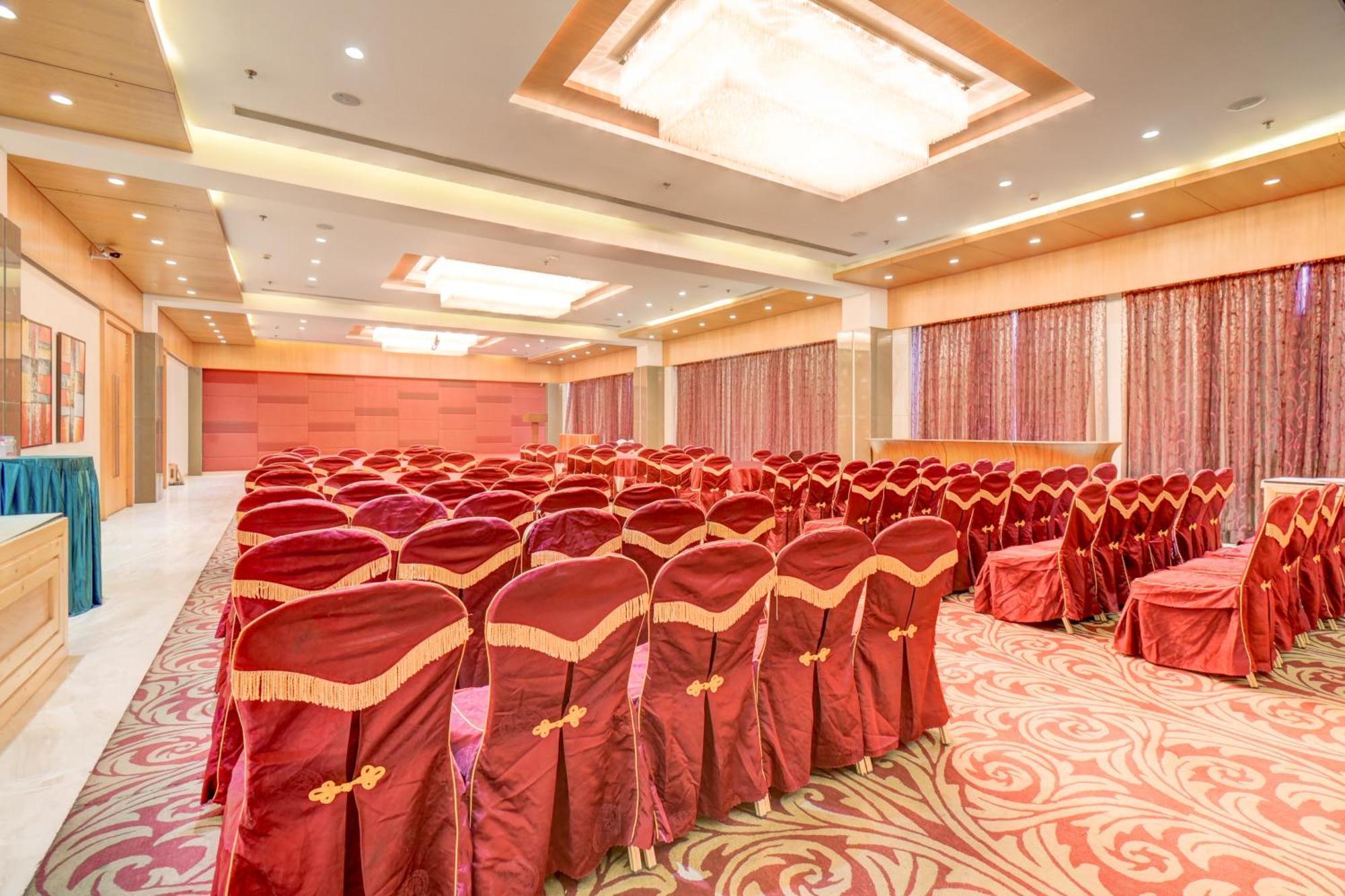 The Ssk Solitaire Hotel & Banquets Nashik Buitenkant foto