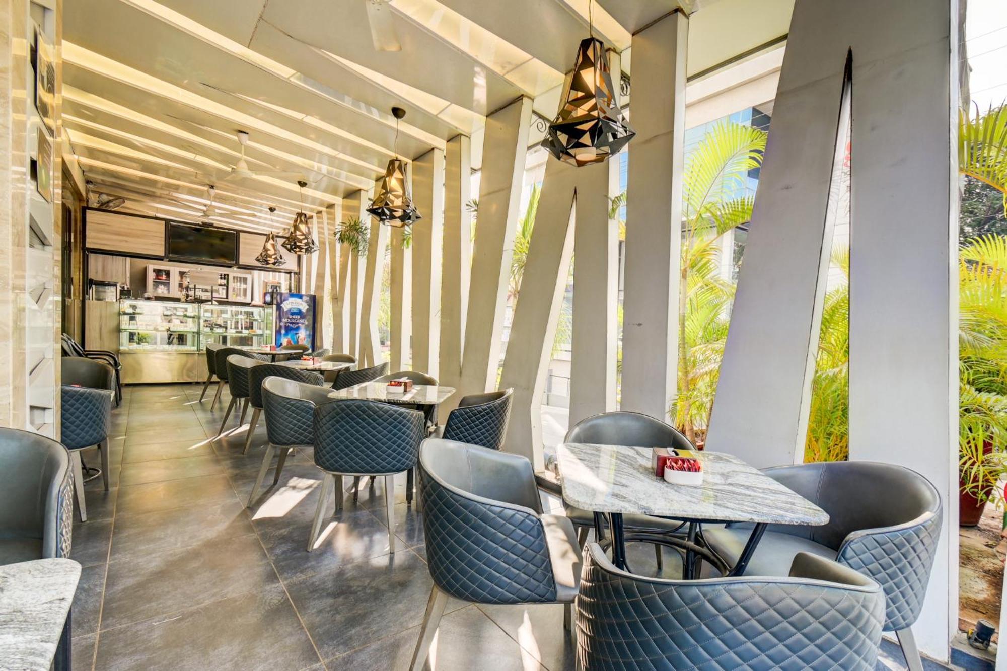 The Ssk Solitaire Hotel & Banquets Nashik Buitenkant foto