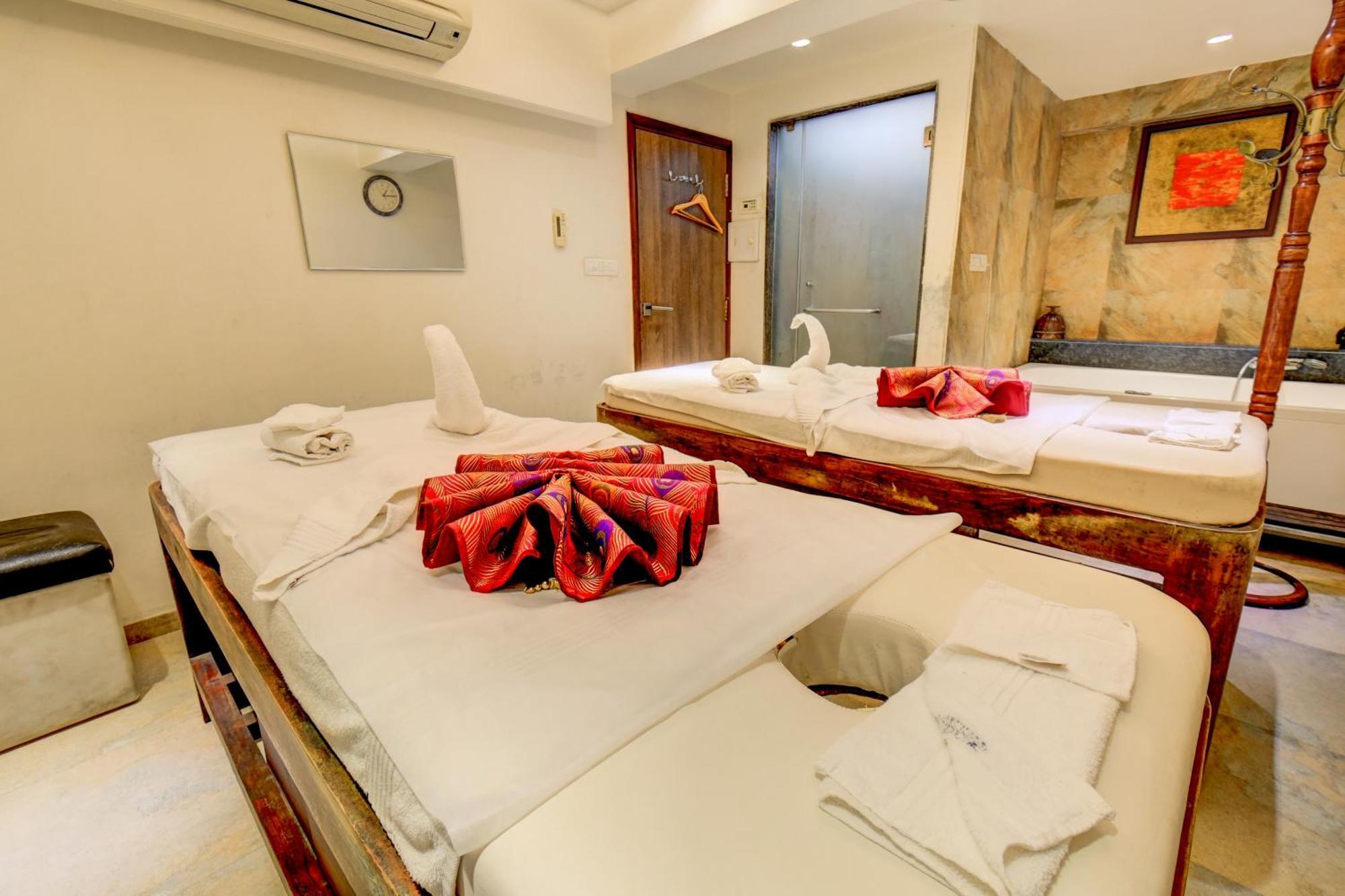 The Ssk Solitaire Hotel & Banquets Nashik Buitenkant foto