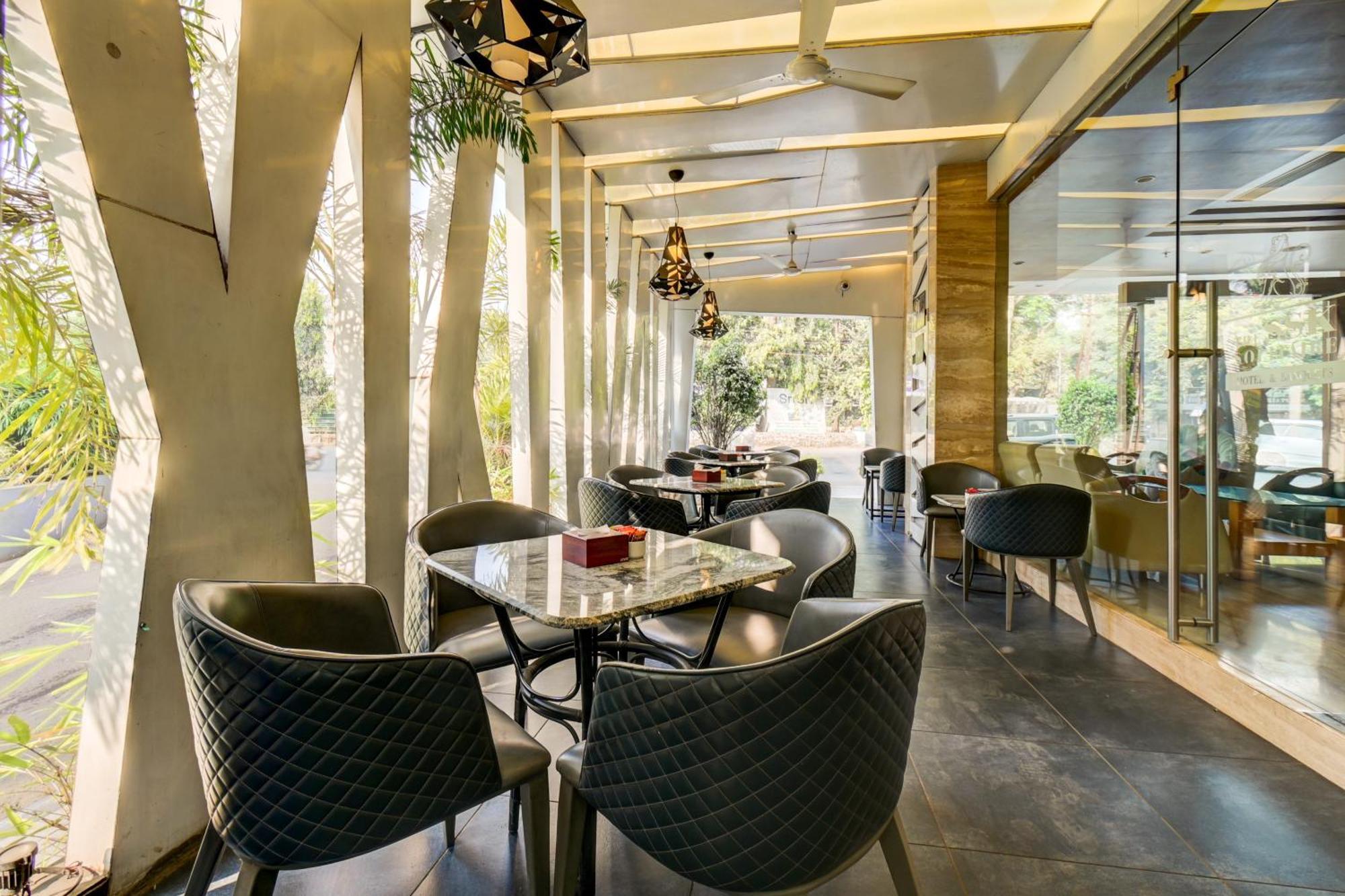 The Ssk Solitaire Hotel & Banquets Nashik Buitenkant foto