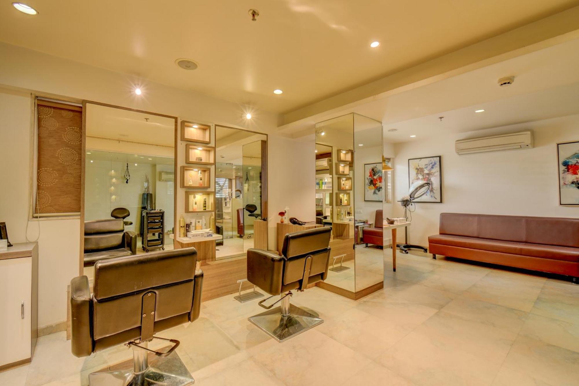 The Ssk Solitaire Hotel & Banquets Nashik Buitenkant foto