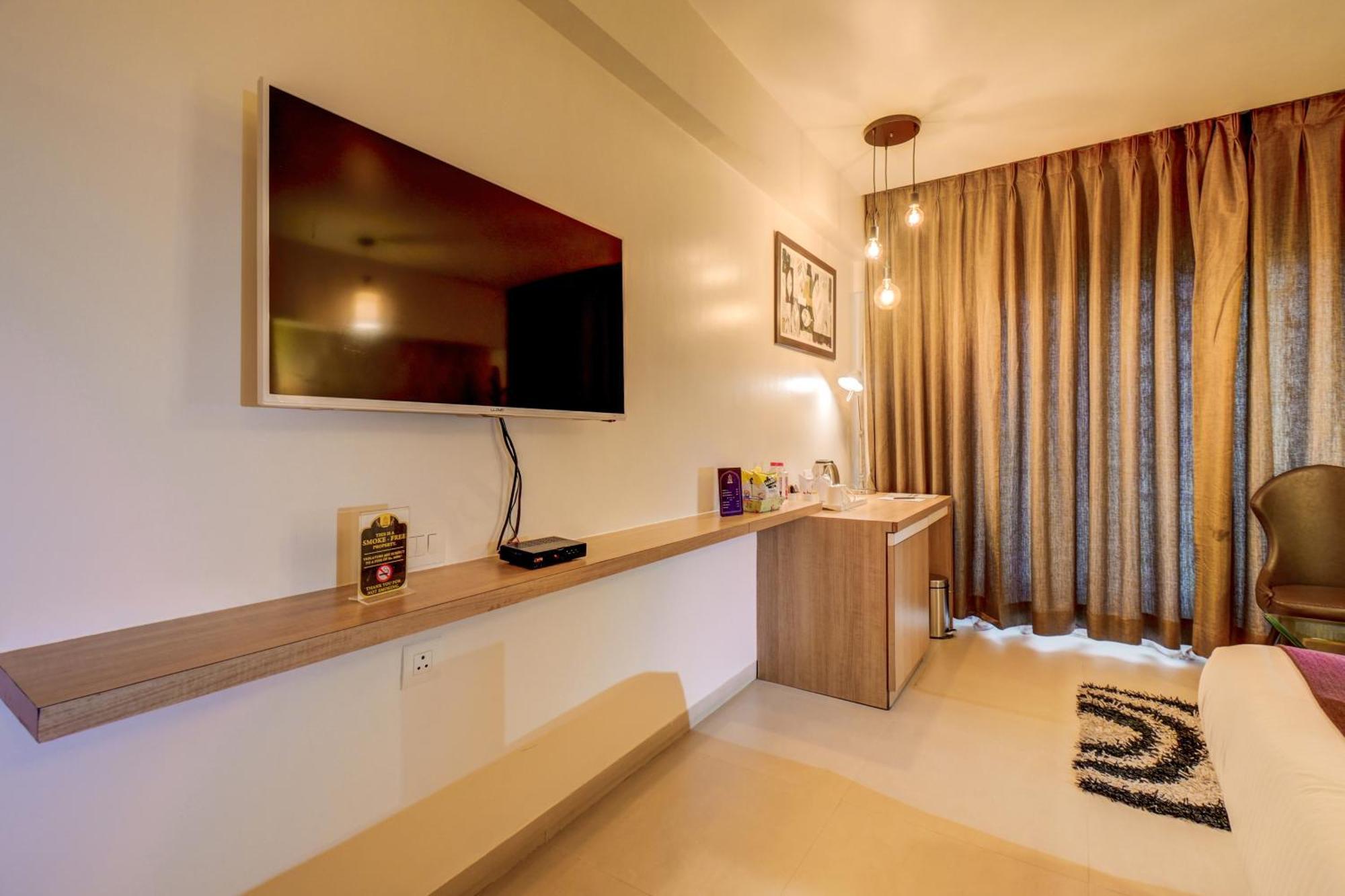 The Ssk Solitaire Hotel & Banquets Nashik Buitenkant foto