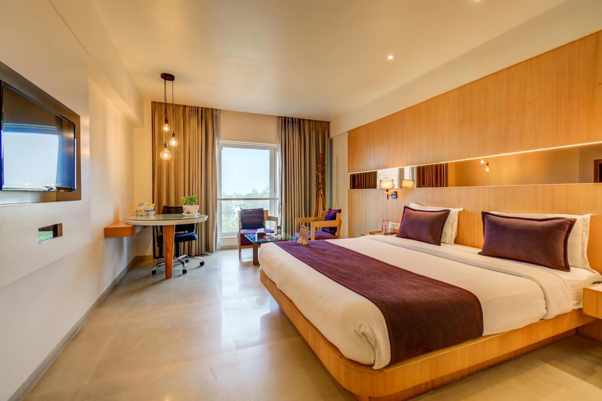 The Ssk Solitaire Hotel & Banquets Nashik Buitenkant foto