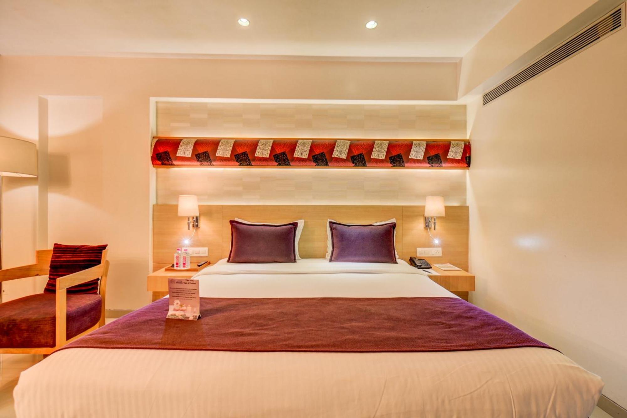 The Ssk Solitaire Hotel & Banquets Nashik Buitenkant foto