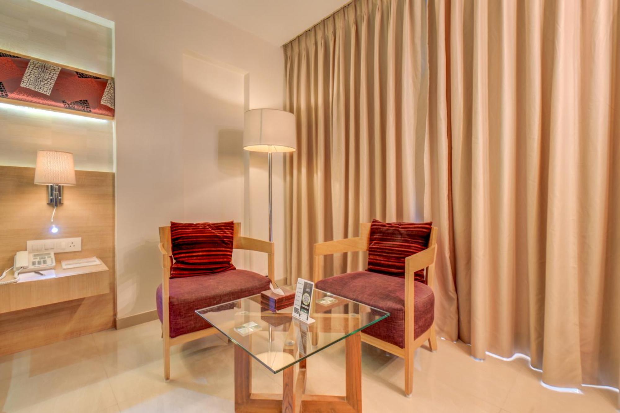 The Ssk Solitaire Hotel & Banquets Nashik Buitenkant foto